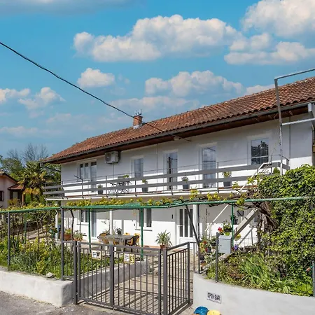 Pet Friendly In With Kitchen Holiday home *