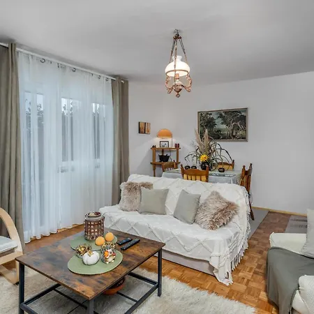 Holiday home Pet Friendly In With Kitchen *